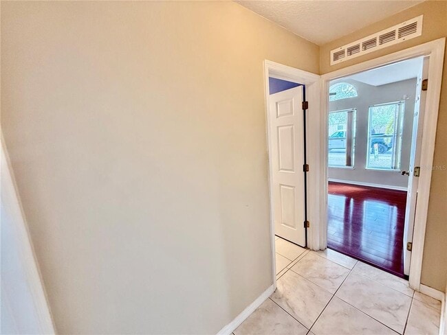 Building Photo - 1346 Rolling River Rd