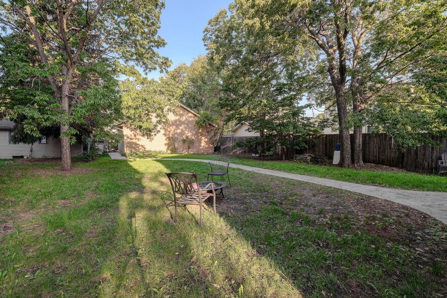 Building Photo - 3208 Pillsbury Avenue South