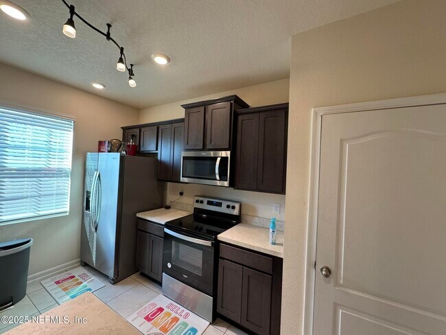 Primary Photo - 2885 Black Buck Cir