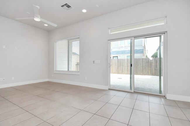 Building Photo - 4709 Oats St