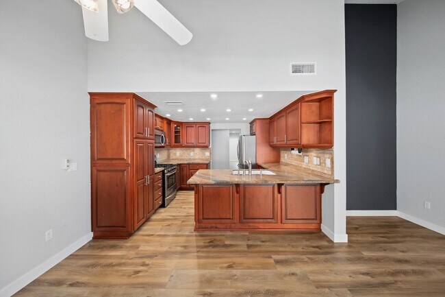 Building Photo - Modern Eco-Friendly Oasis in Central San D...