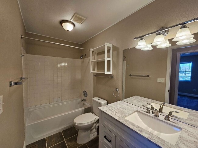 Building Photo - 180 Prairie Ridge Rd