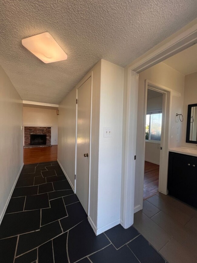 Building Photo - Costa Mesa House Large Lot;  Open House Today 3/7/2026 11:30 PM - 1:00 PM