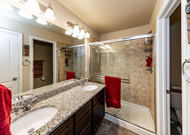 Building Photo - Gorgeous Gold Hills Mesa 2 Bedroom