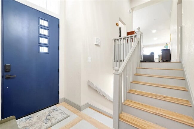 Building Photo - "ALL UTILITIES INCLUDED & Fully Furnished! Stunning 4-Bed, 3-Bath Townhome in Haines City"