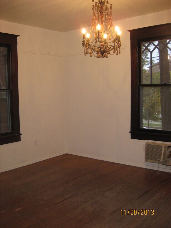 Building Photo - 302 E 30th St