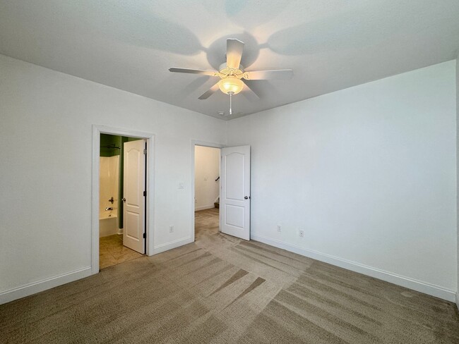 Building Photo - Ready 04-01-26! A Shadowlawn Condo w/Rooftop Deck - 3 Primary Suites - Outdoor Shower - Pet Frien...