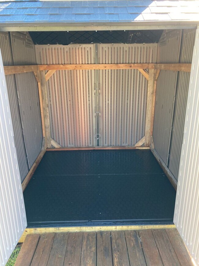 Building Photo - 3473/3475 Wax Rd.