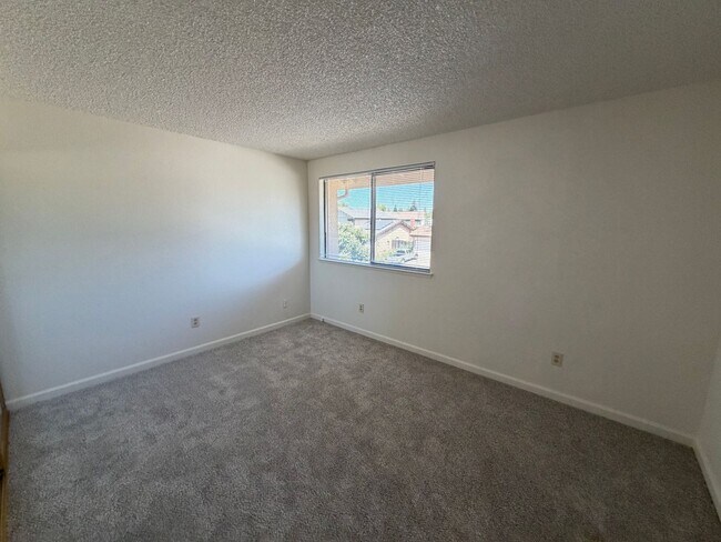Building Photo - 872 Shellwood Way