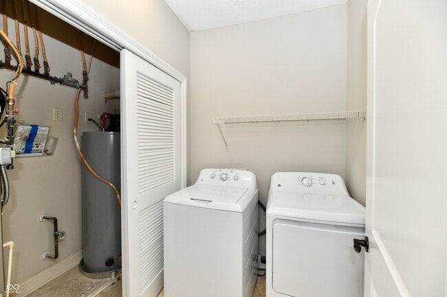 Building Photo - 8555 One W Dr