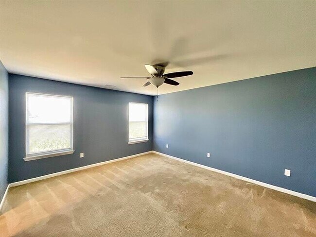 Building Photo - 830 Harbor Woods Dr