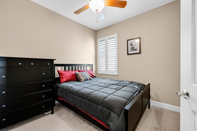Building Photo - 588 Dovecote Ln