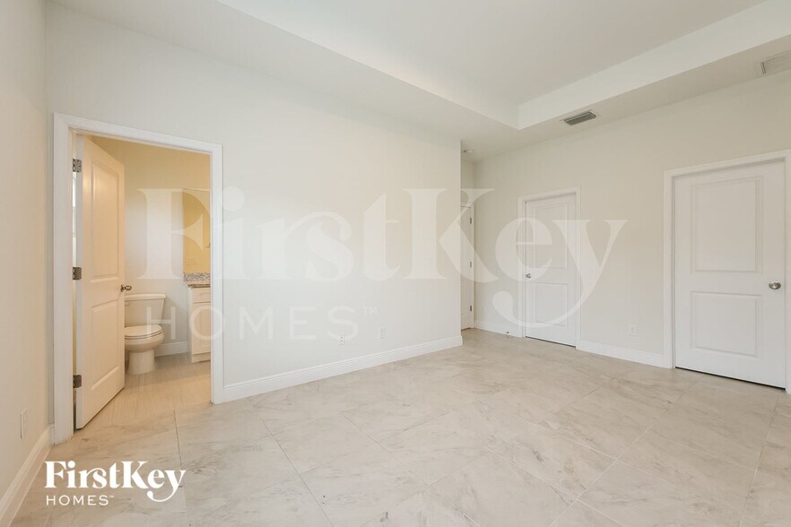 Building Photo - 4451 Sargon Ave