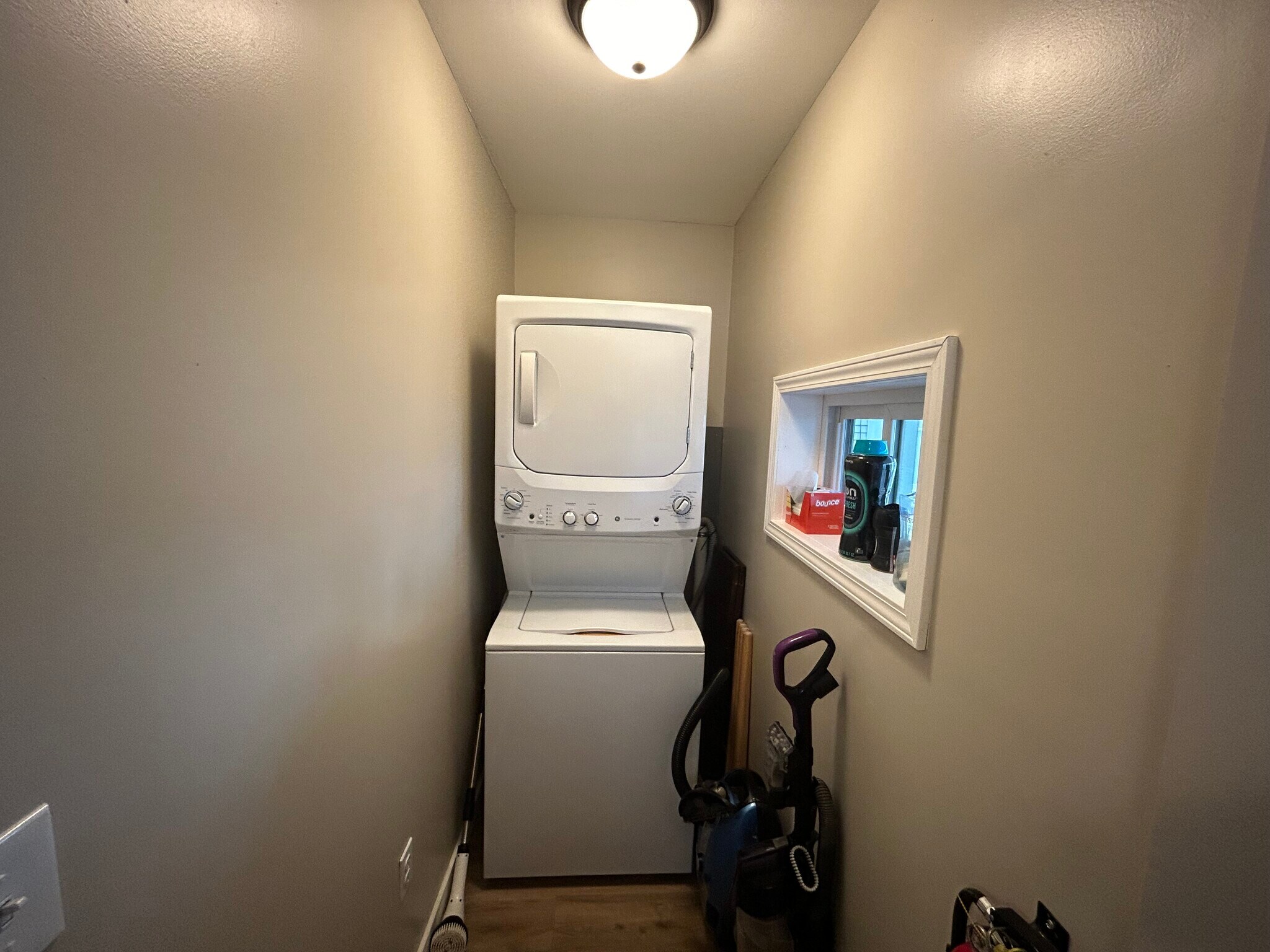 Building Photo - 1239 Plymouth Ave S