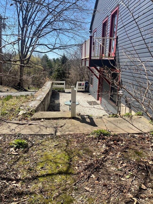 Building Photo - 182 Division St