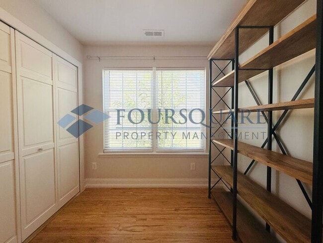Building Photo - Spacious Ranch-Style Smart Home with Bonus Room, Sunroom , Electricity Included ! - & 2-Car Garag...
