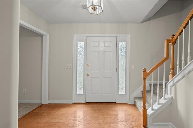 Building Photo - 1158 Manor Crest Ct NE