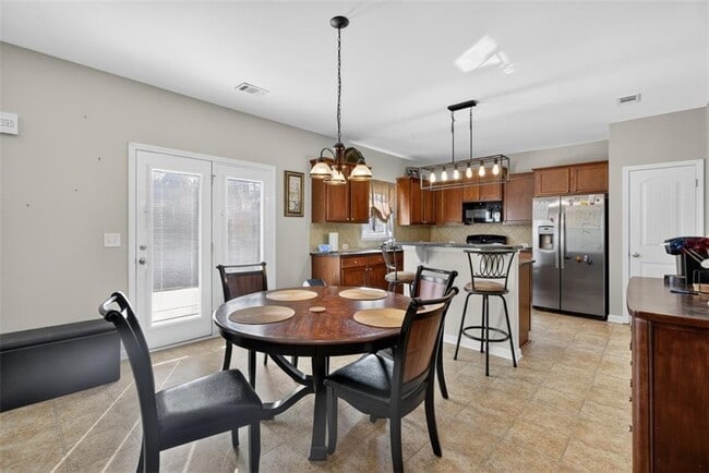 Building Photo - 267 Collingsworth Trace NE