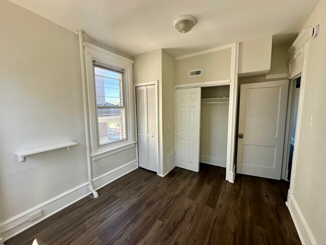 Building Photo - 3501 Ventnor Ave