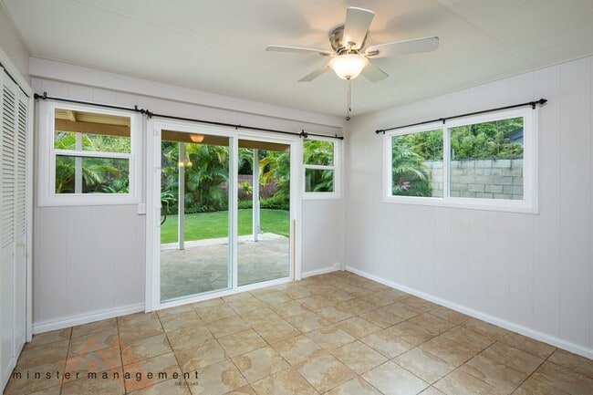 Building Photo - 1568 Kupau St