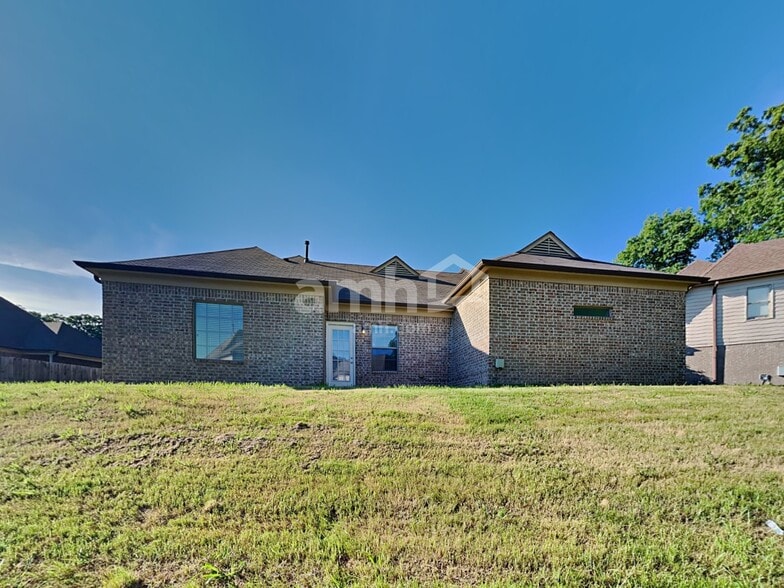 Building Photo - 10361 Cooper Ridge Cv