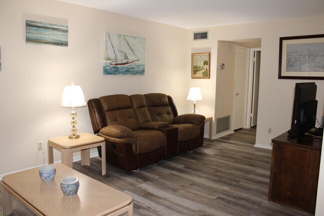 Building Photo - 16 Vista Palm Ln