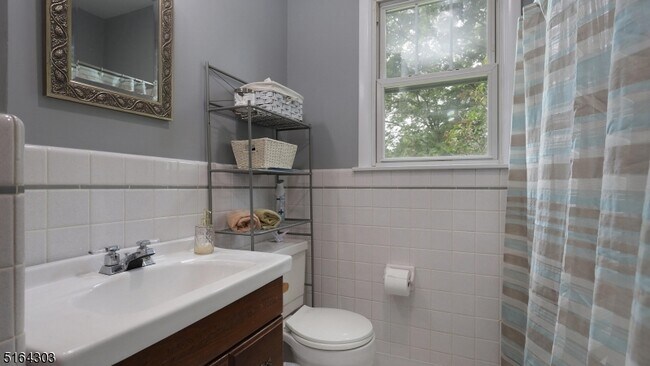 Building Photo - 1496 Washington Valley Rd