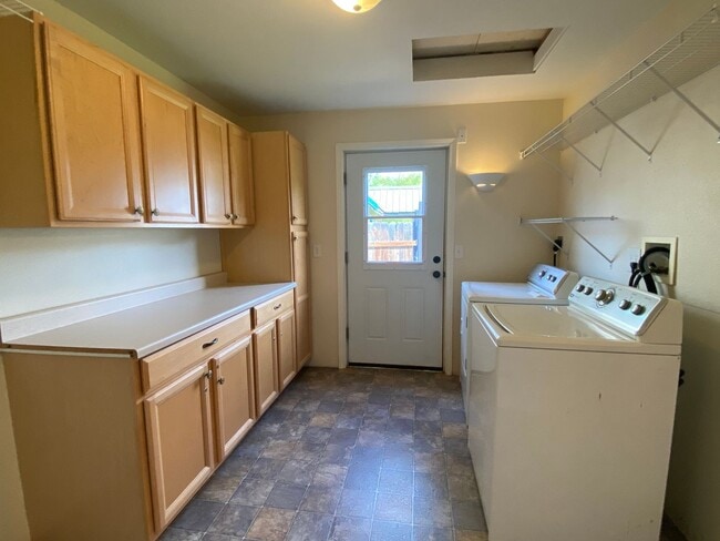Building Photo - 3-Bedroom Home - Receive $300 off your fir...
