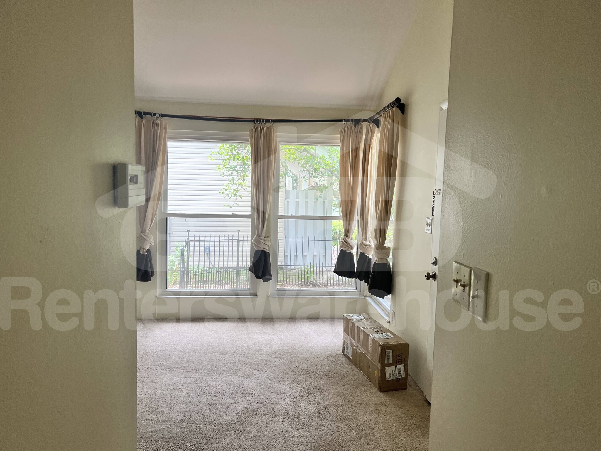 Building Photo - 1470 Pine Row Ct