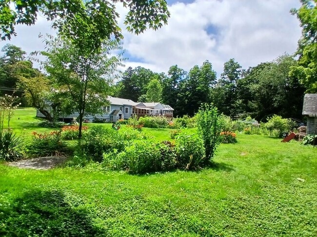 Building Photo - 128 White Pond Rd
