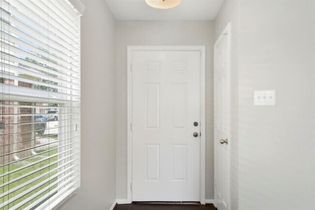Building Photo - 9820 Lace Flower Way