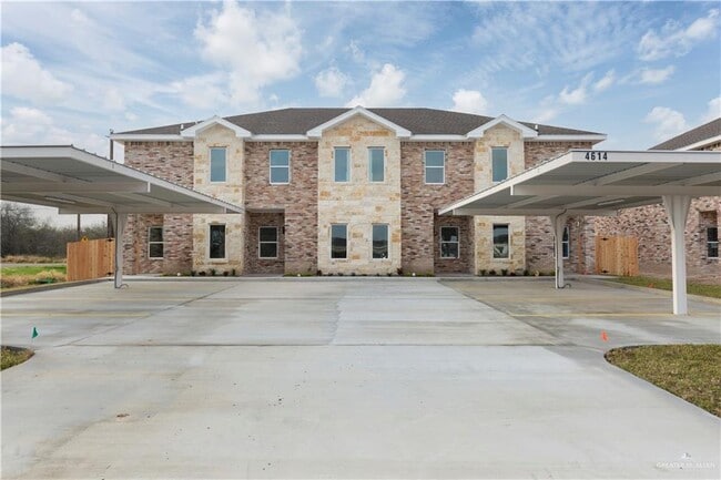 Primary Photo - 15 West Dr