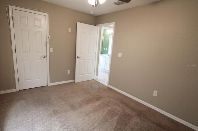 Building Photo - 9018 Pinebreeze Dr