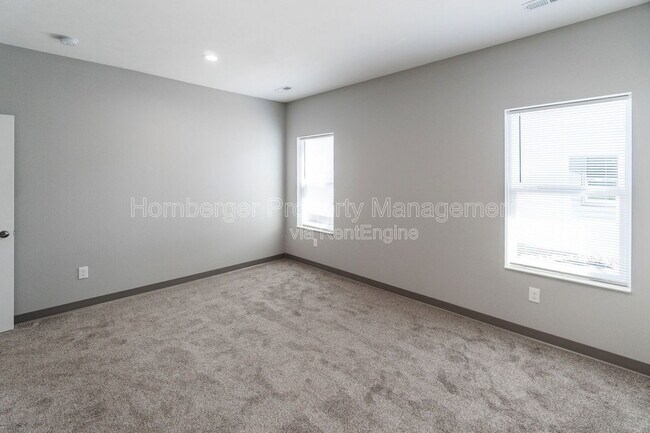 Building Photo - 1717 N Manifold Ln