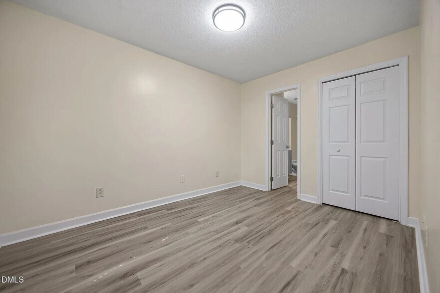 Building Photo - Room in Townhome on Oakland Hills Way