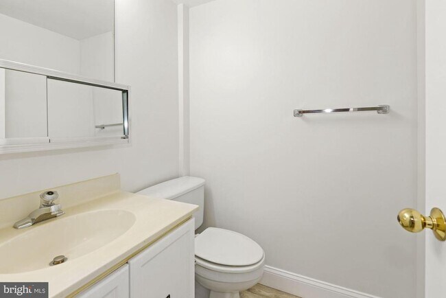 Building Photo - 3800 Powell Ln