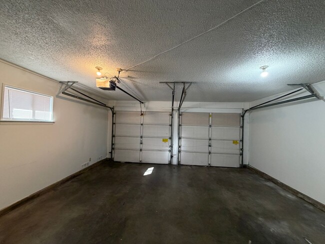 Building Photo - 3 Bedroom Single Story Home Available Near Louisiana Blvd NE & Candelaria Rd NE!