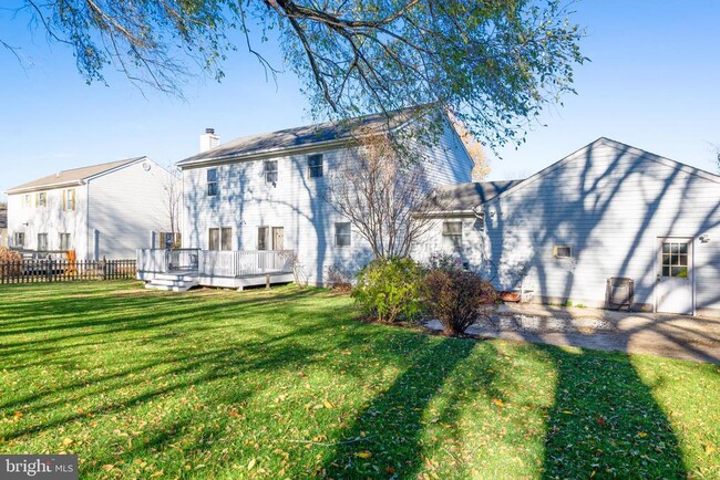 Building Photo - 8460 Colony Cir