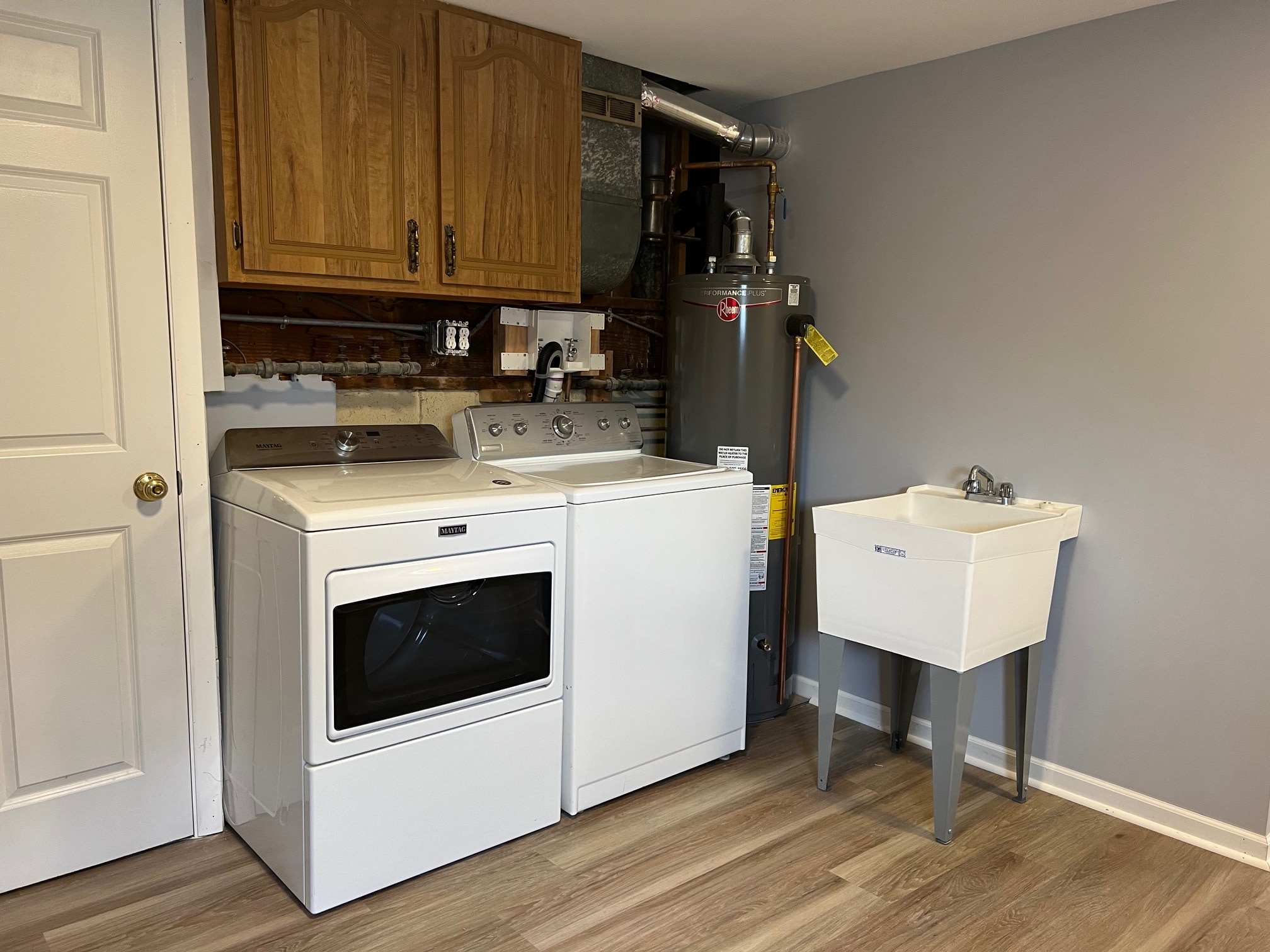 Laundry Room - 701 N Craig Pl