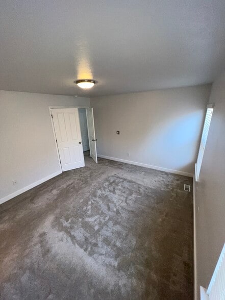 Master bedroom (bedroom 3) - 1411 E 6175 S