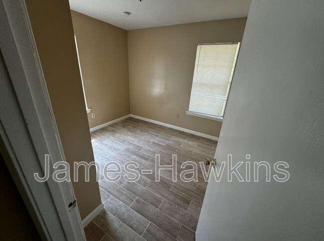 Building Photo - 940 Pebblebrook Dr