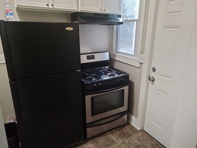 Building Photo - 28 Rowley St