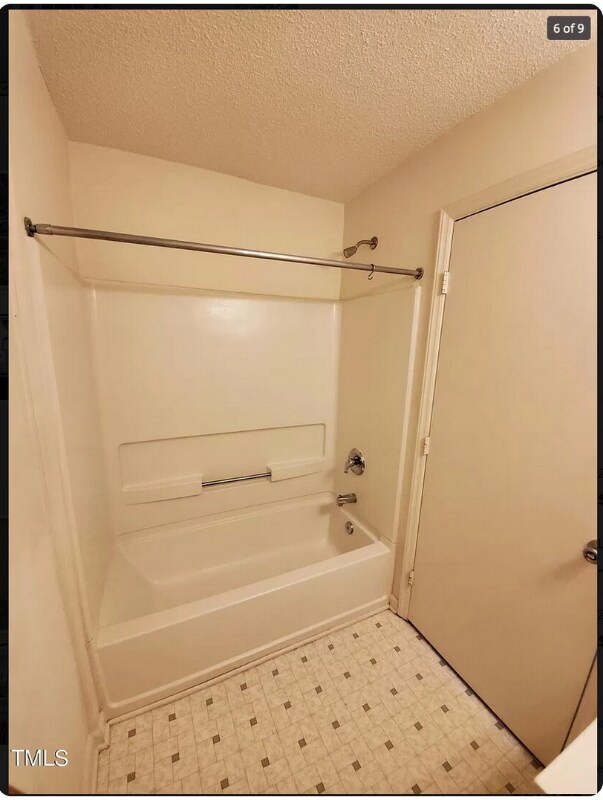 Building Photo - 1420 Collegiate Cir