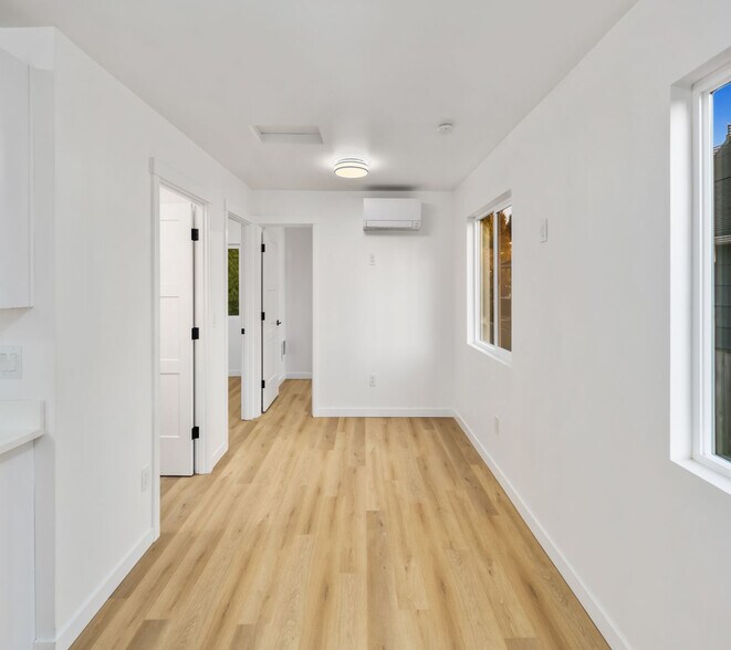 Building Photo - 5945 Fauntleroy Way SW