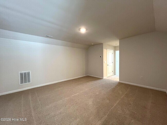 Building Photo - 512 Ragapple Ln