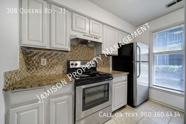 Building Photo - 308 Queens Rd