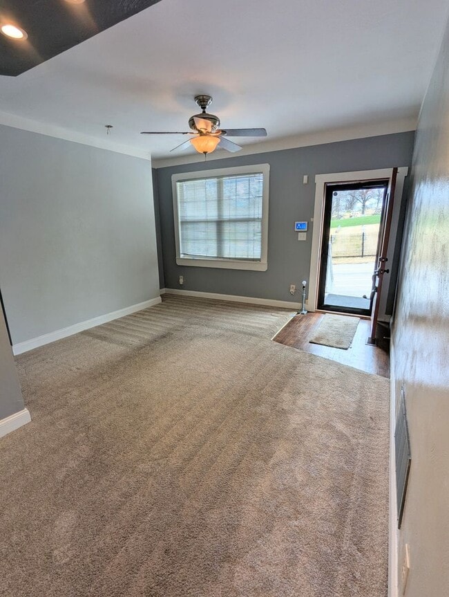 Building Photo - Spacious 4 Bedroom 2 Full Bathroom Home (Perry South)