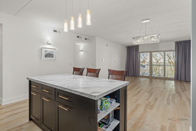 Building Photo - 8727 W Bryn Mawr Ave