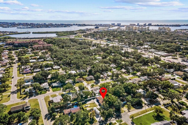 Building Photo - 10538 55th Ave