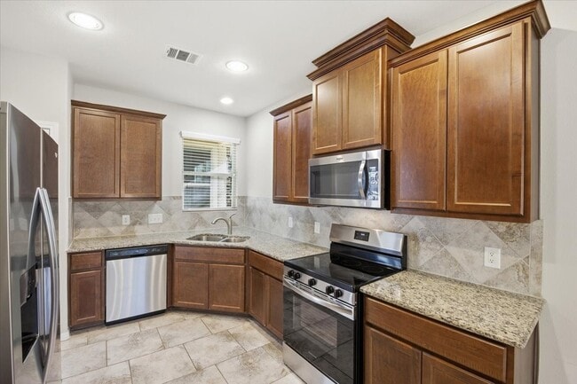 Building Photo - 3411 Country Club Blvd